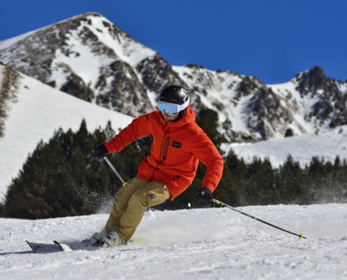 Skier op besneeuwde helling | Mijn Keus