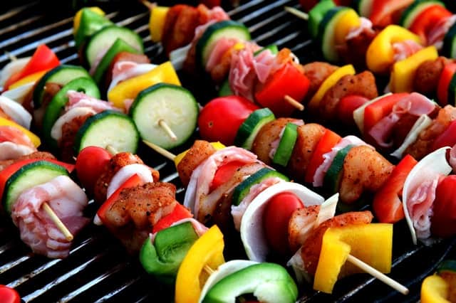 vlees en groente spies op de barbecue | Mijn Keus